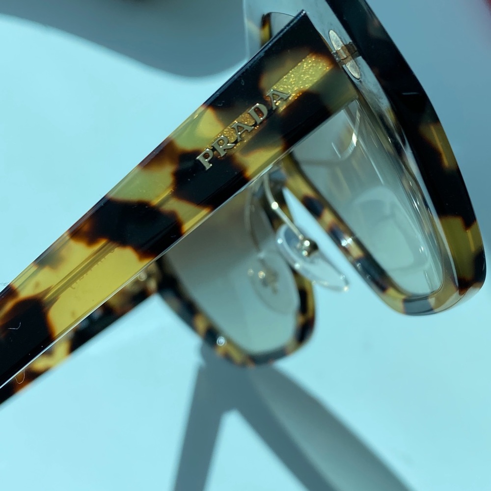 Prada sunglasses - Picture 4 of 6